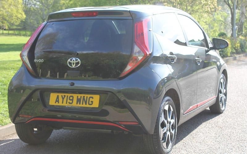 Used Toyota Aygo Trend 72 HP (52 kW) 2018 Grey Hatchback