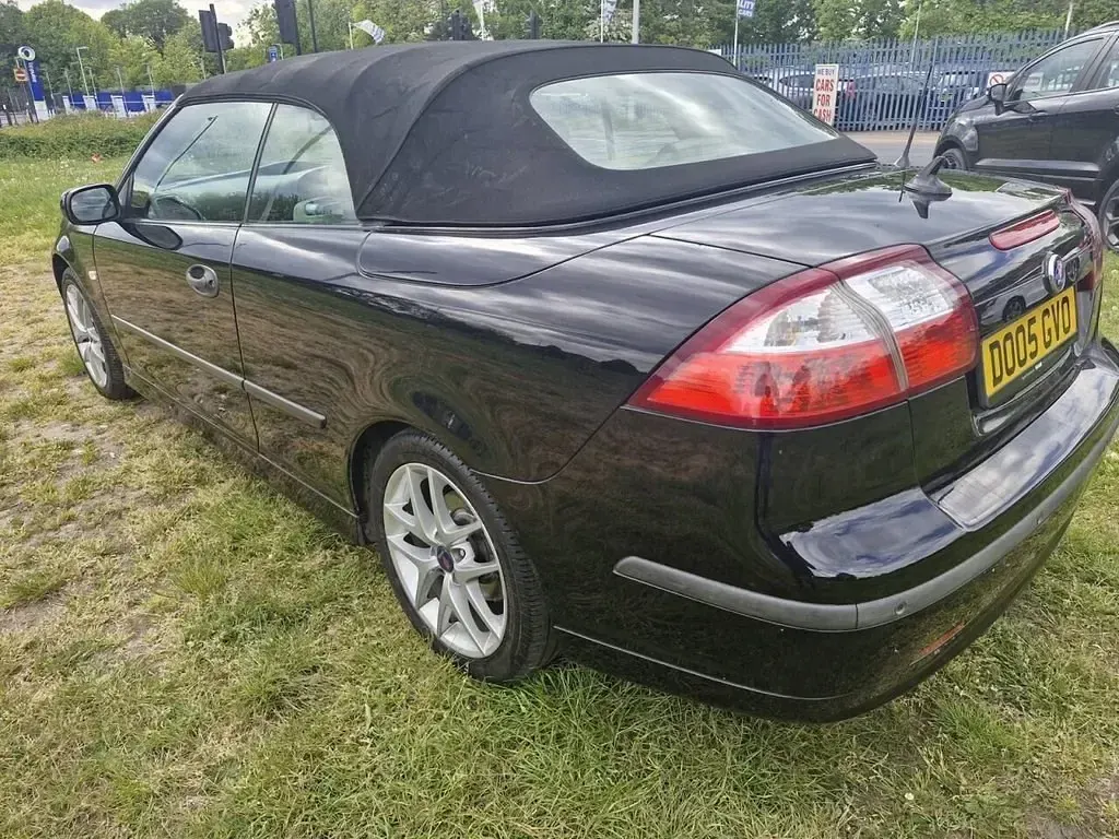Używany Saab 9-3 Cabriolet Vector 150 KM (110 kW) 2005 Czarny Kabriolet