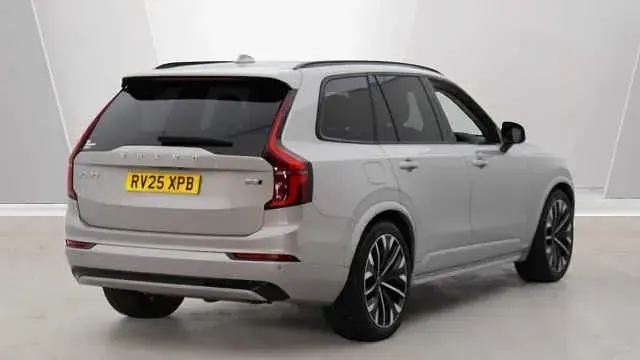 Usado Volvo XC90 Plus 250 HP (183 kW) 2025 SUV