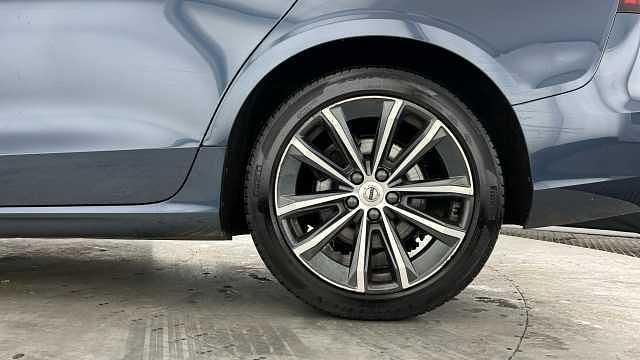 Used Volvo V60 Momentum 163 HP (119 kW) 2022 Estate