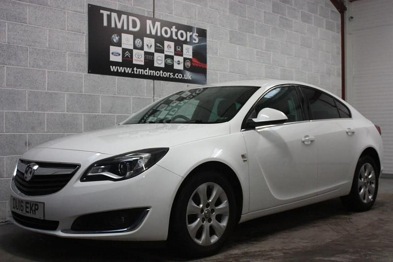 Used Vauxhall Insignia SRi 2016 White Hatchback