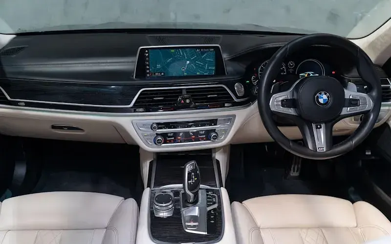 Used BMW 730 M Sport 265 HP (194 kW) 2019 Black Sedan