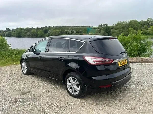 Used Ford S-MAX Titanium 180 HP (132 kW) 2018 Black MPV