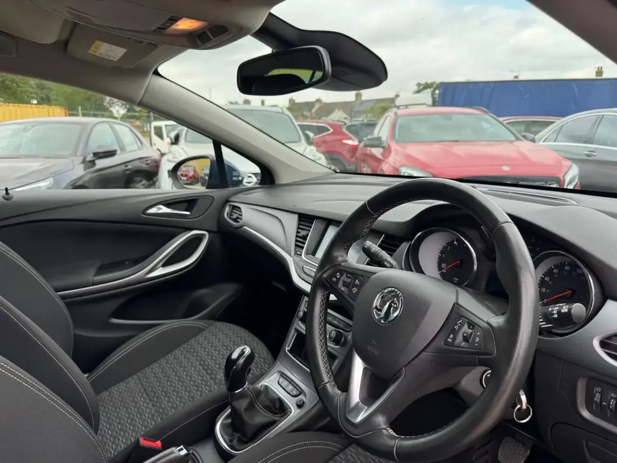 Used Vauxhall Astra S 105 HP (77 kW) 2018 Blue Estate