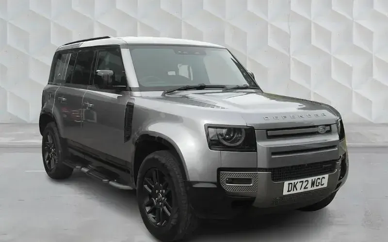 Used Land Rover Defender Dynamic 249 HP (183 kW) 2023 SUV