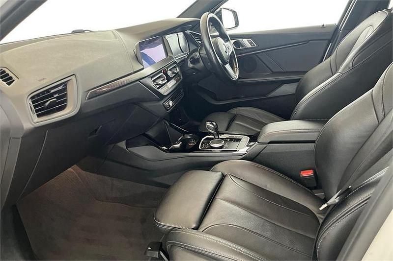 Used BMW 116 M Sport 116 HP (85 kW) 2021 Alpine white Hatchback