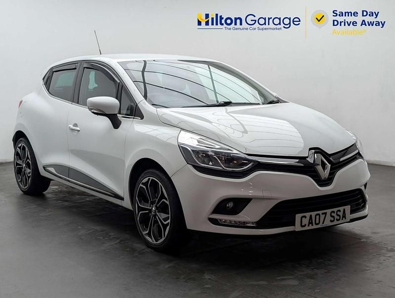 Used Renault Clio IV Iconic 75 HP (55 kW) 2018 White Hatchback