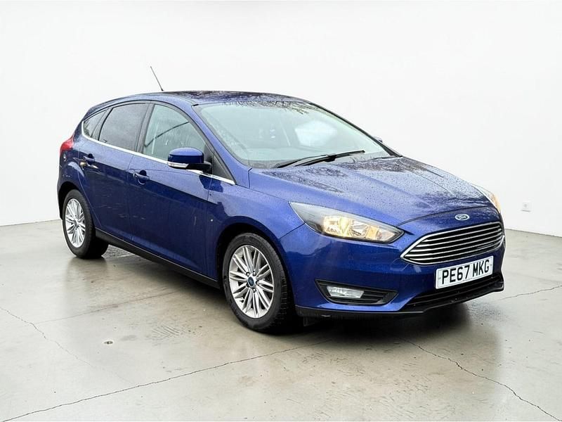 Used Ford Focus Zetec 125 HP (91 kW) 2017 Blue Hatchback
