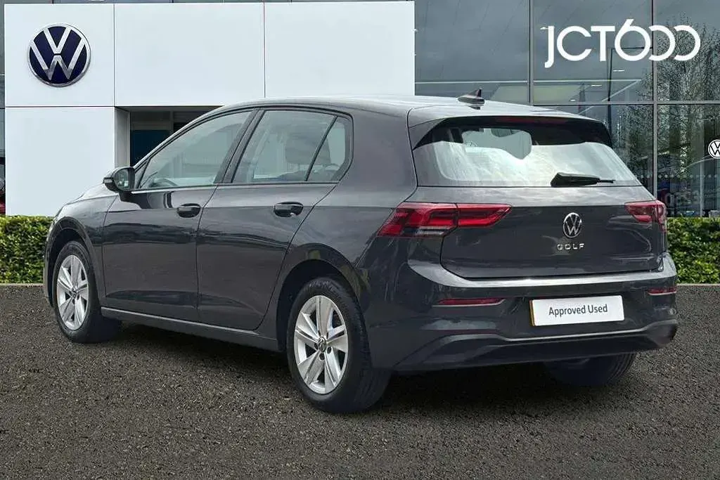 Used VW Golf VIII Life 150 HP (110 kW) 2022 Grey Hatchback
