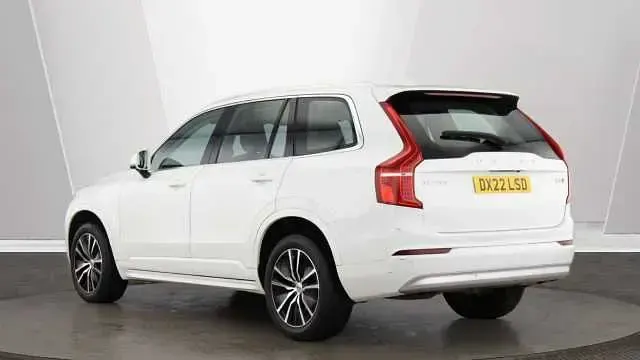 Used Volvo XC90 Momentum 235 HP (172 kW) 2022 White SUV