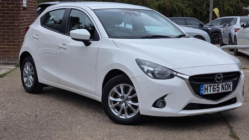 Used Mazda 2 90 HP (66 kW) 2016 White Hatchback