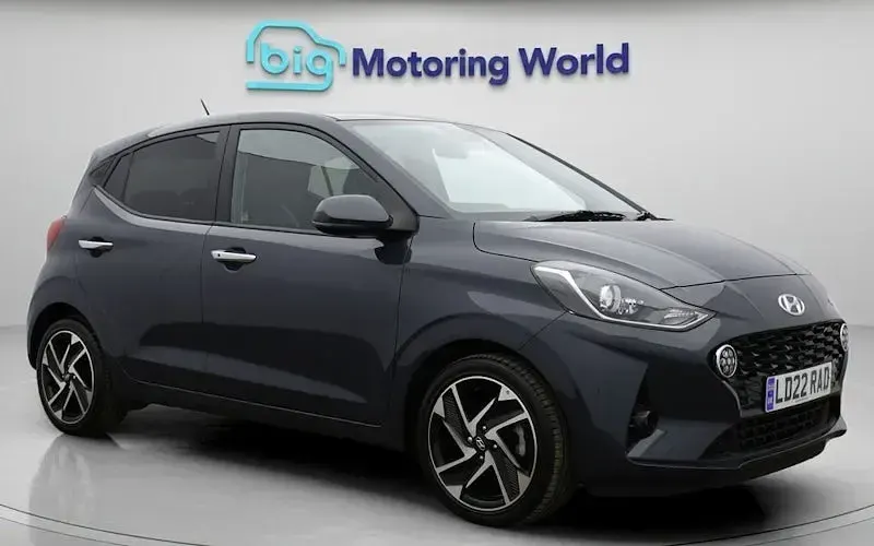 Used Hyundai i10 Premium 84 HP (61 kW) 2023 Hatchback