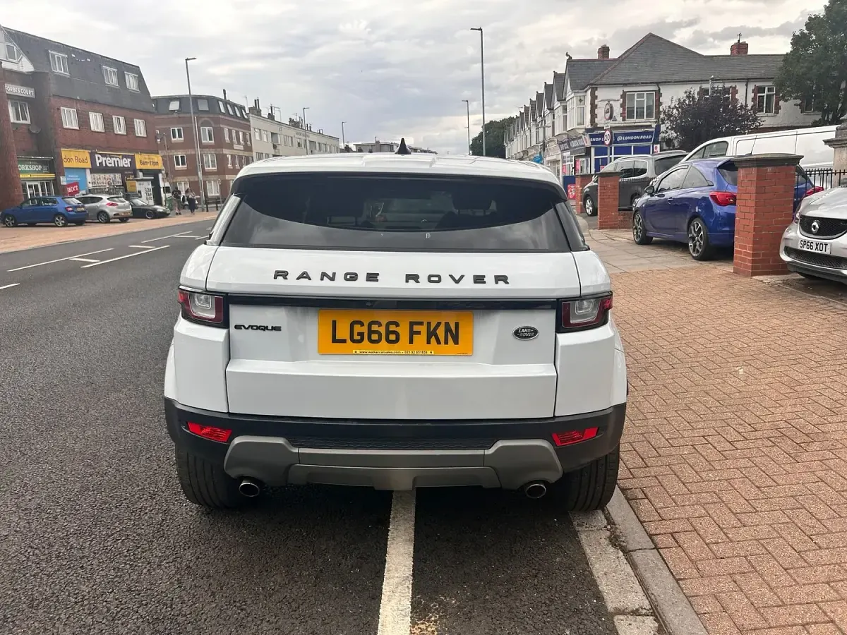 Used Land Rover Range Rover evoque SE 180 HP (132 kW) 2016 White SUV