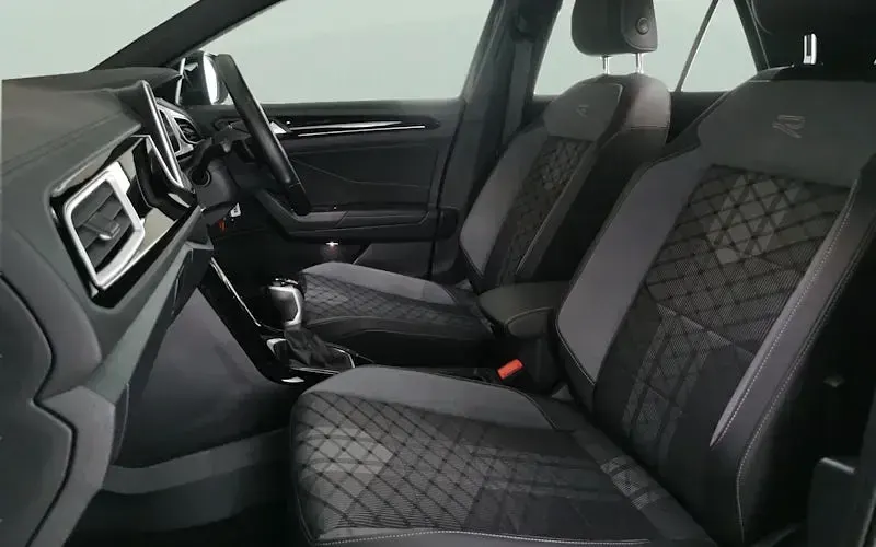 Used VW T-Roc R-line 150 HP (110 kW) 2025 SUV