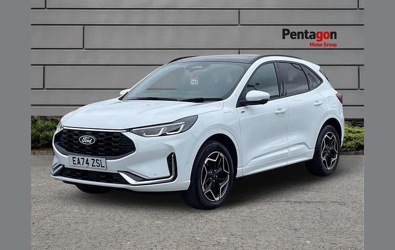 Usado Ford Kuga ST-Line X 239 CV (175 kW) 2024 Blanco SUV
