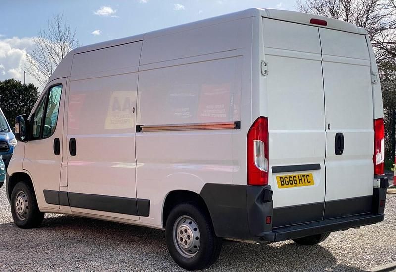 Used Citroën Relay 130 HP (95 kW) 2017 White Van