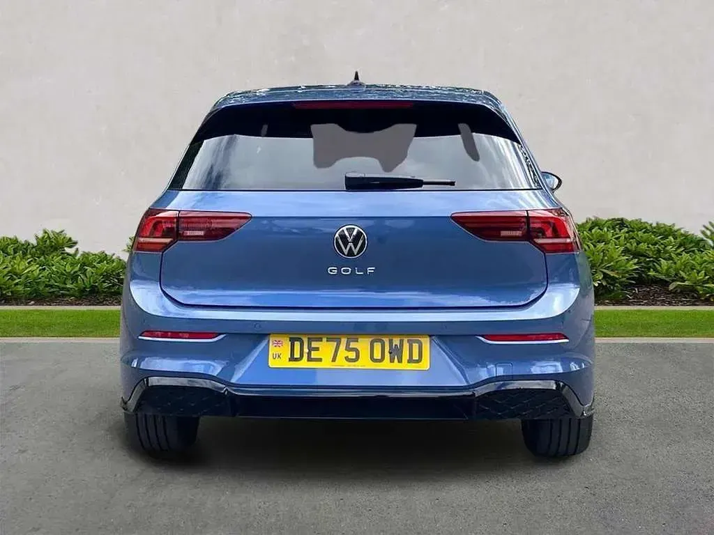 Used VW Golf VIII R-line 150 HP (110 kW) 2025 Blue Hatchback