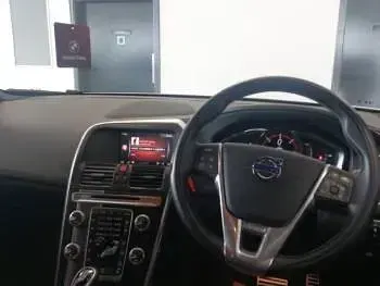 Usado Volvo XC60 R-Design 190 HP (139 kW) 2017 Branco SUV