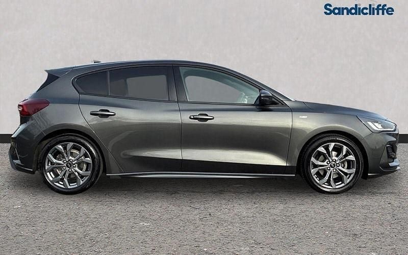 Used Ford Focus ST-Line 125 HP (91 kW) 2023 Grey Hatchback