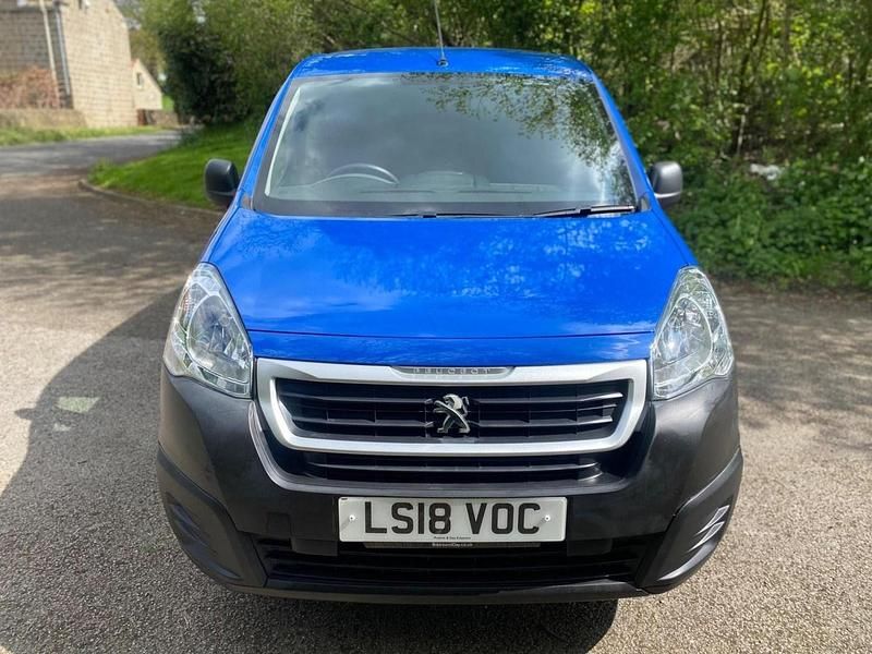 Used Peugeot Partner S 2018 Blue MPV