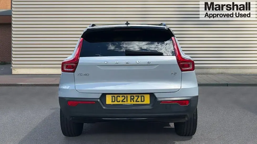 Used Volvo XC40 R-Design 163 HP (119 kW) 2021 Silver SUV