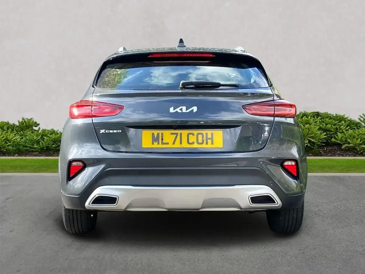 Usado Kia XCeed 118 HP (86 kW) 2021 Castanho SUV