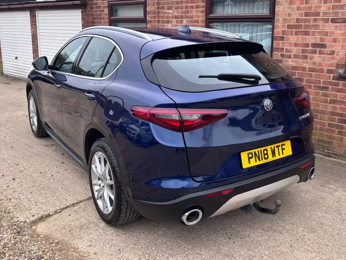 Used Alfa Romeo Stelvio Edizione Speciale 210 HP (154 kW) 2018 Blue SUV