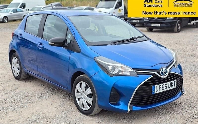 Blue Used 2016 Toyota Yaris Hybrid Active Hatchback | £7,888 (Expensive) - Image 1/4