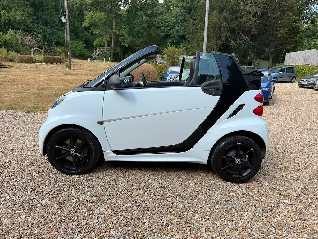Used Smart ForTwo Cabrio 84 HP (61 kW) 2014 White Cabriolet