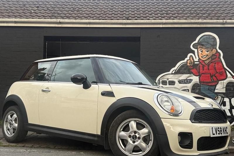 White Used 2008 Mini ONE Hatch Hatchback | £1,695 (Fair price) - Image 1/1