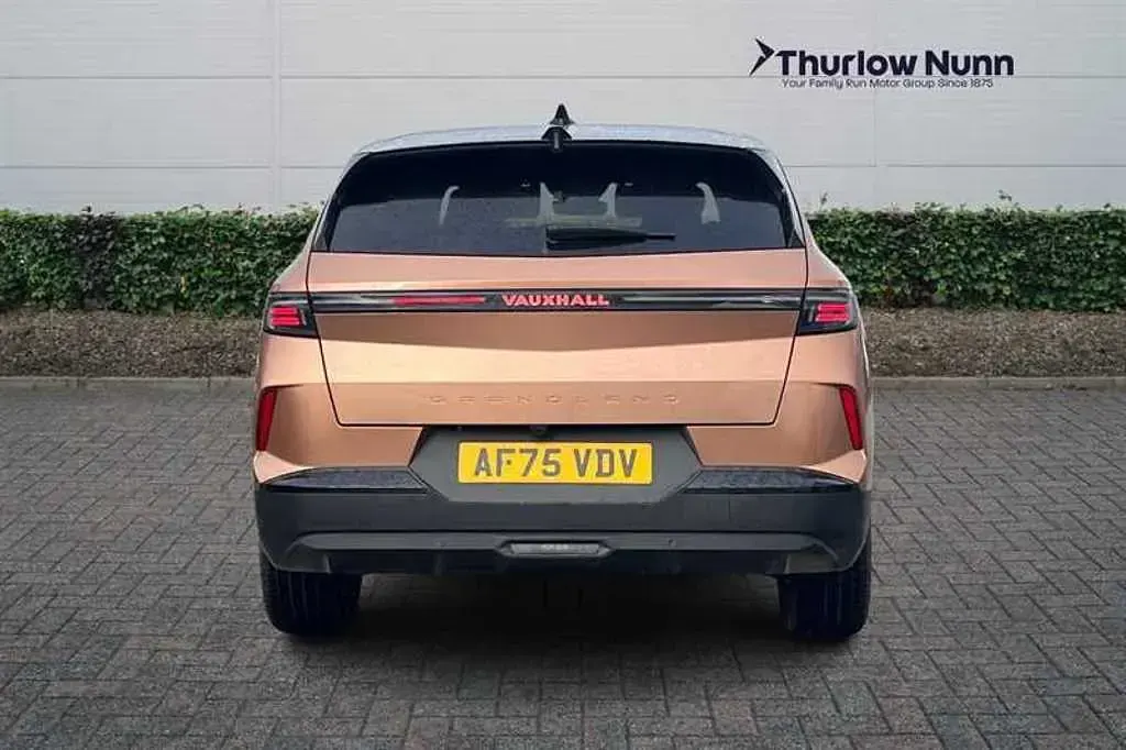 Used Vauxhall Grandland X Ultimate 136 HP (100 kW) 2025 Impact copper SUV