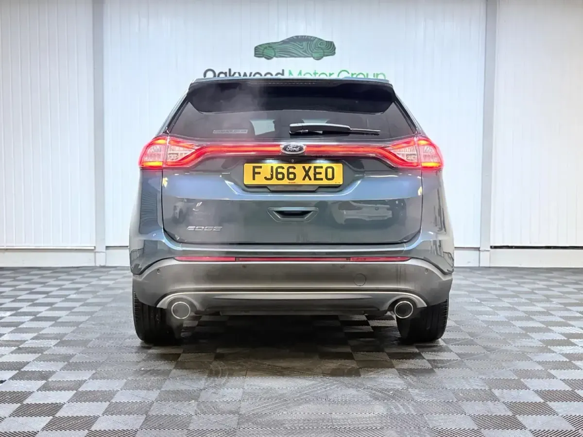 Usado Ford Edge Titanium 180 HP (132 kW) 2016 Azul SUV