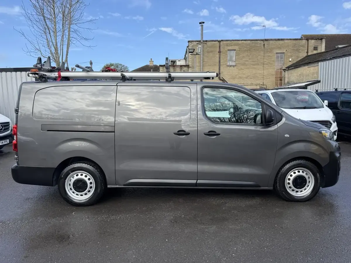 Second-hand Peugeot Expert Premium 2023 Gri Van