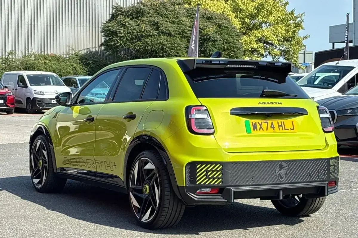 Used Abarth 600e Scorpionissima 202 kW (276 HP) 2025 Green SUV