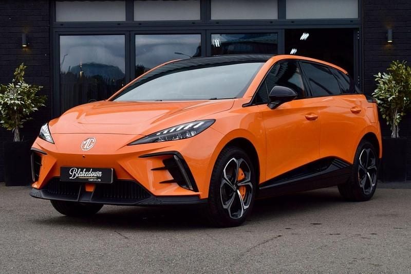 Begagnad MG MG4 EV 63 kW (87 HK) 2025 Orange Halvkombi