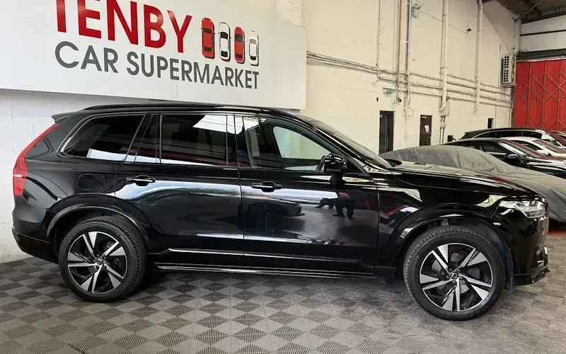 Used Volvo XC90 R-Design 250 HP (183 kW) 2021 Black SUV