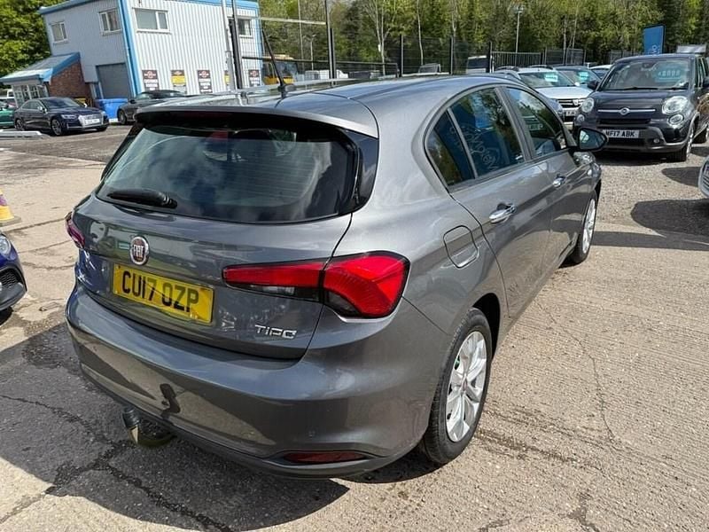 Begagnad Fiat Tipo Easy Plus 120 HK (88 kW) 2017 Grå Halvkombi
