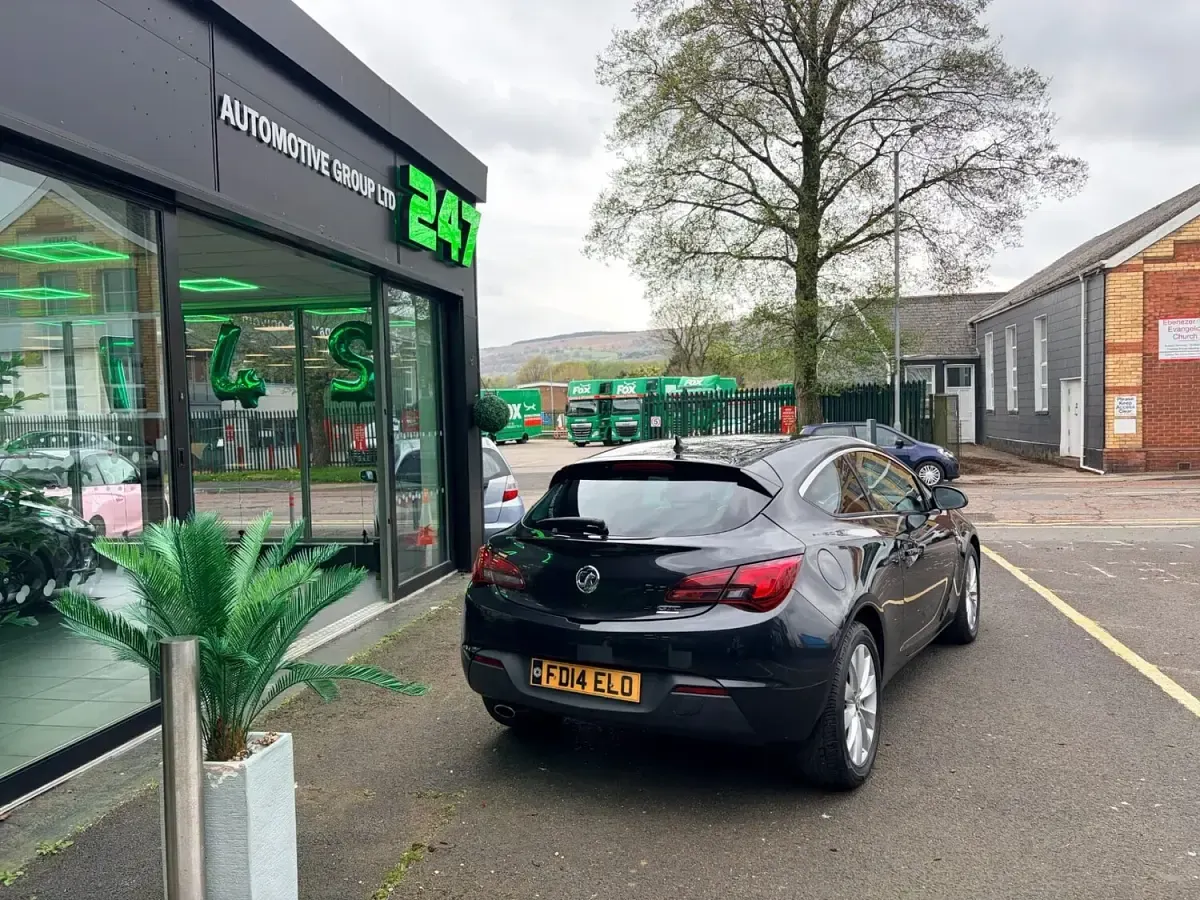Used Vauxhall Astra GTC SRi 2014 Black Hatchback
