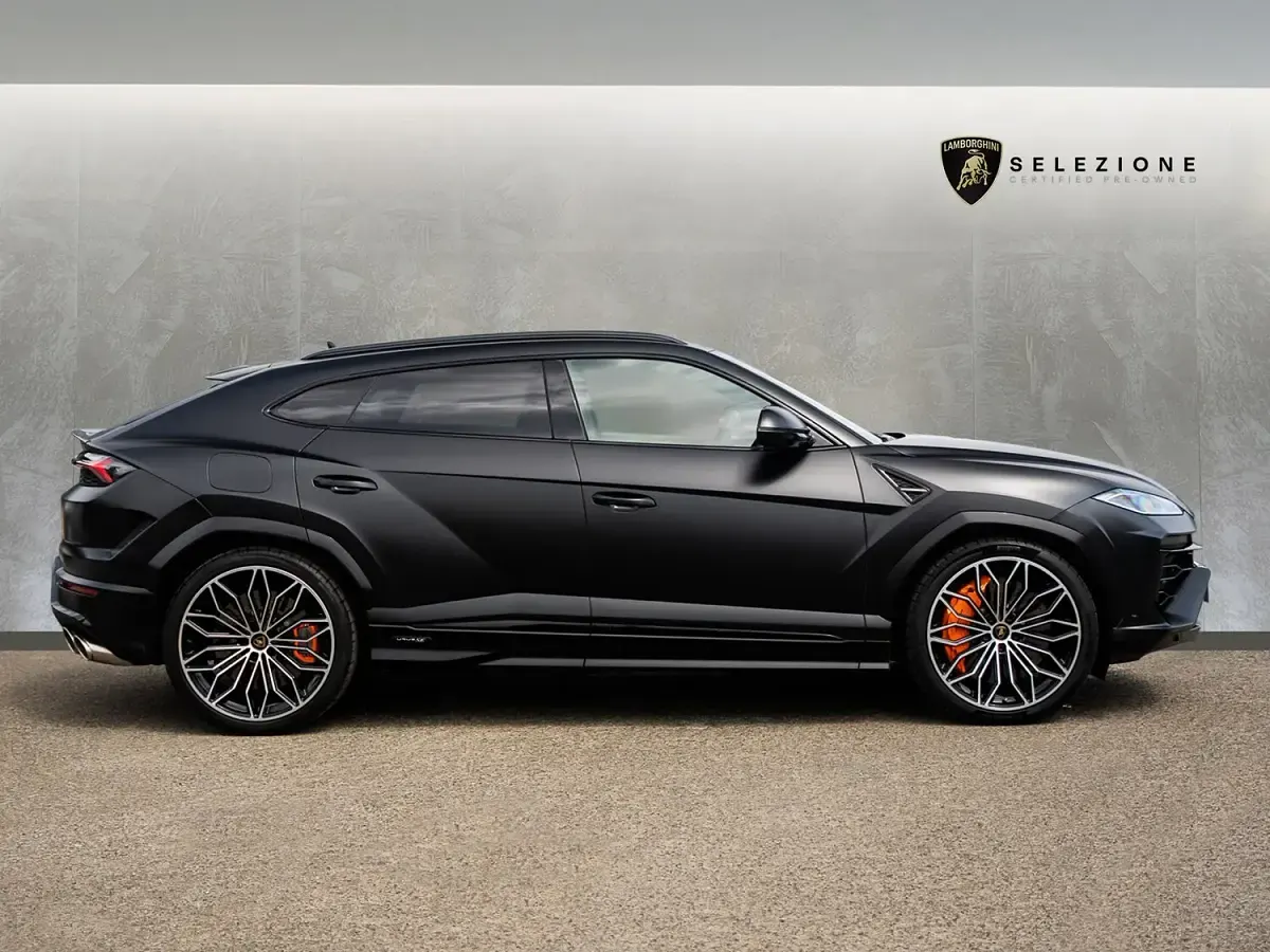 Used Lamborghini Urus 2025 Nero helene SUV