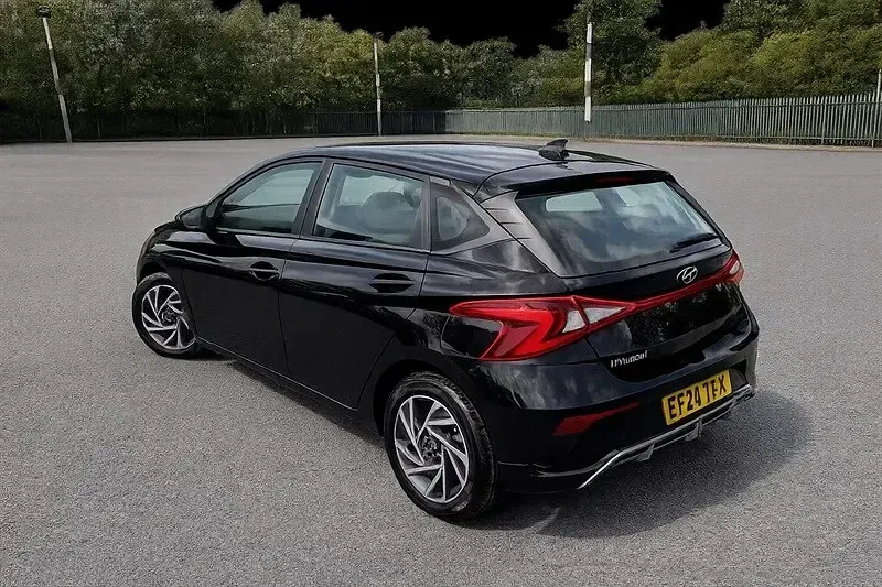 Used Hyundai i20 Advanced 100 HP (73 kW) 2024 Black Hatchback