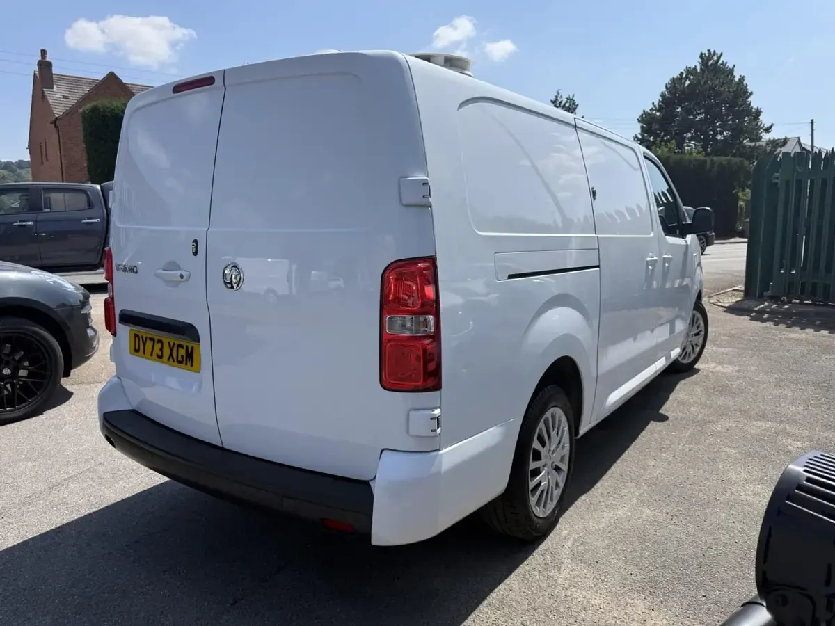 Used Vauxhall Vivaro S 100 HP (73 kW) 2023 White MPV