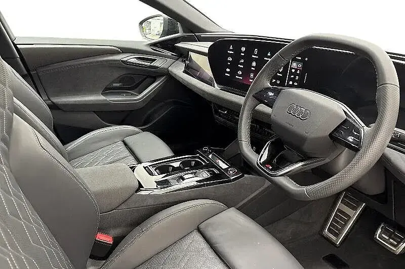 Używany Audi A6 e-tron Comfort 369 kW (503 KM) 2025 Czarny Hatchback