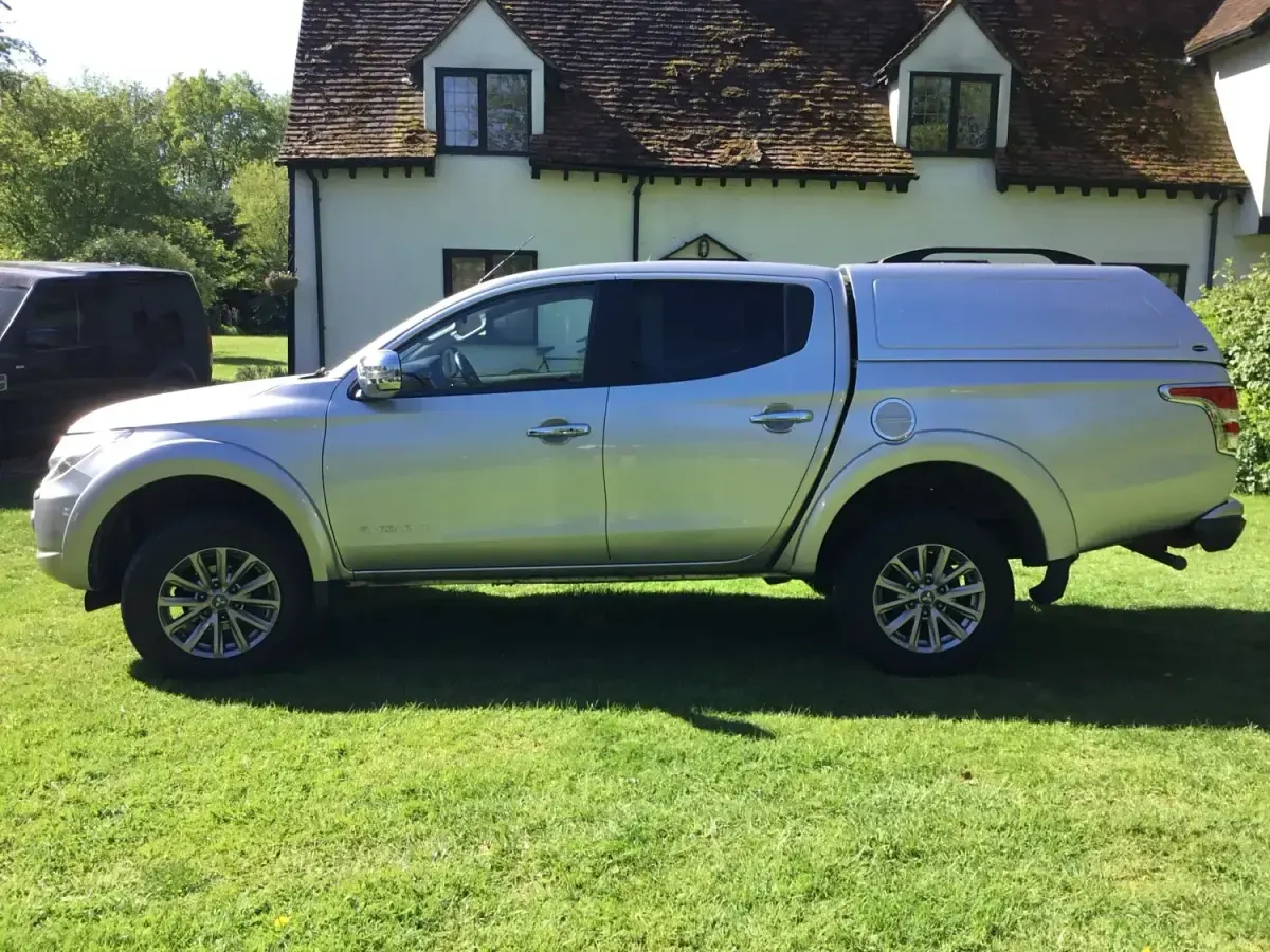 Usado Mitsubishi L200 2016 Prateado Pickup