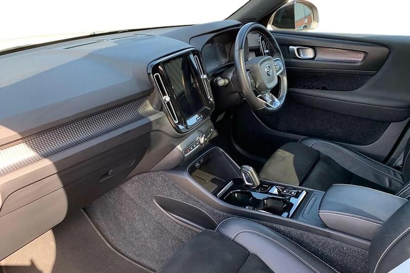 Used Volvo XC40 R-Design 2021 White SUV