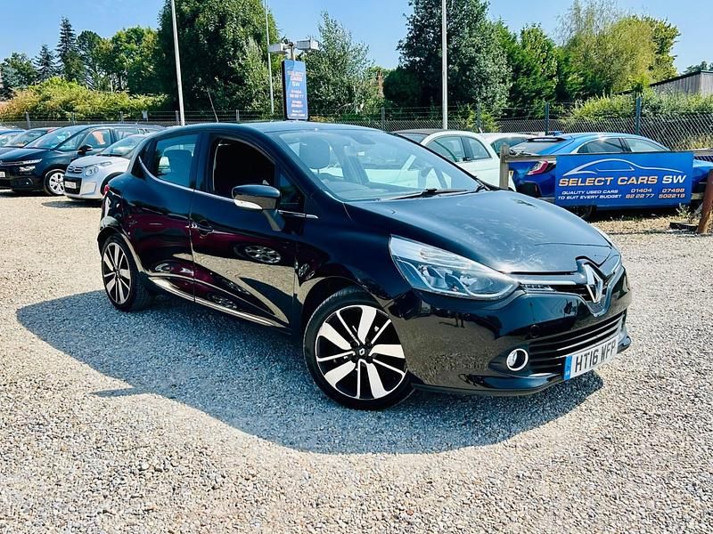 Black Used 2016 Renault Clio IV Dynamique Hatchback | £6,795 (Fair price) - Image 1/4