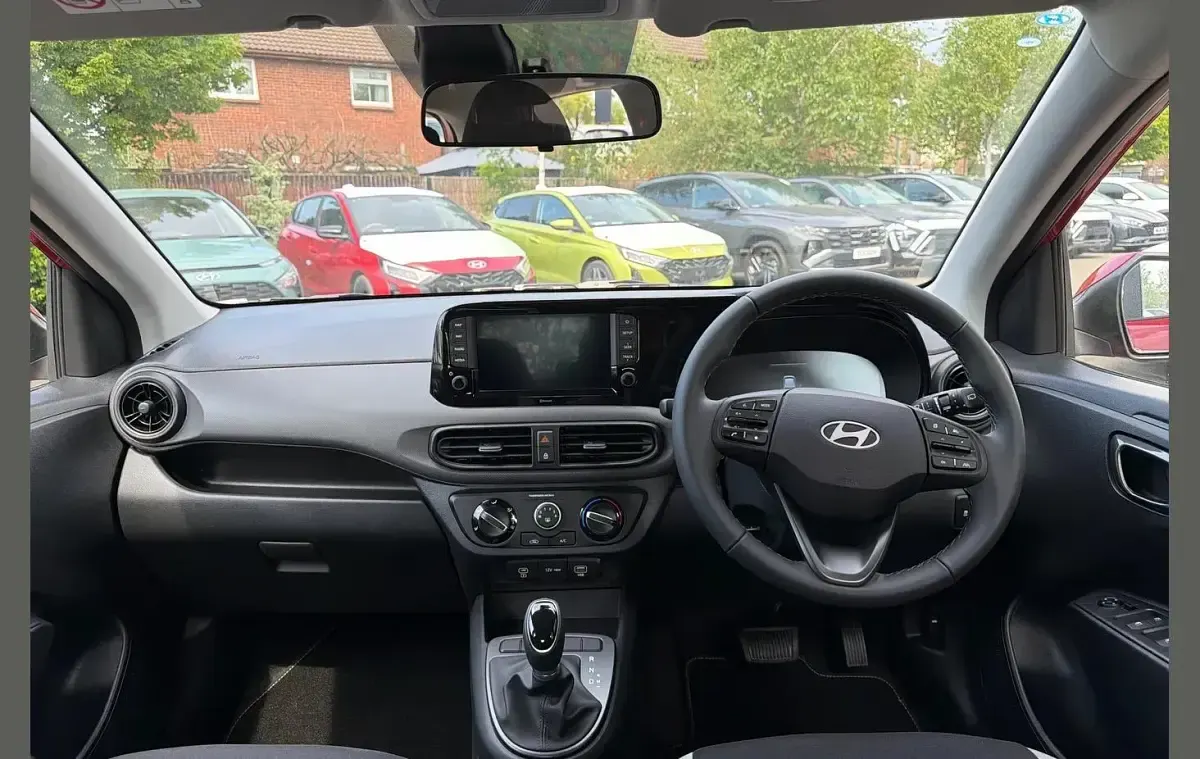 New Hyundai i10 Advanced 61 HP (44 kW) 2026 Red Hatchback