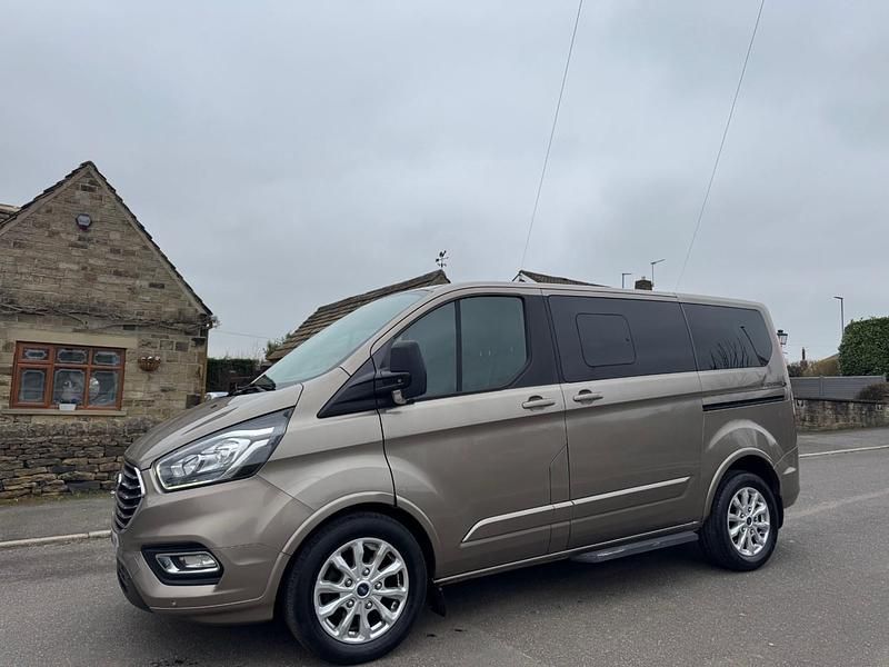 Usado Ford Tourneo Titanium 2019 Prateado Monovolume
