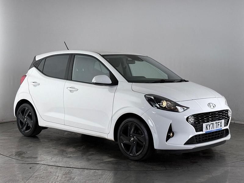 White Used 2021 Hyundai i10 Premium Hatchback | £12,450 (Fair price) - Image 1/4
