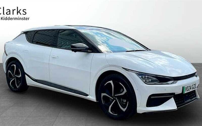 White Used 2024 Kia EV6 2 SUV | £33,495 (Fair price) - Image 1/4