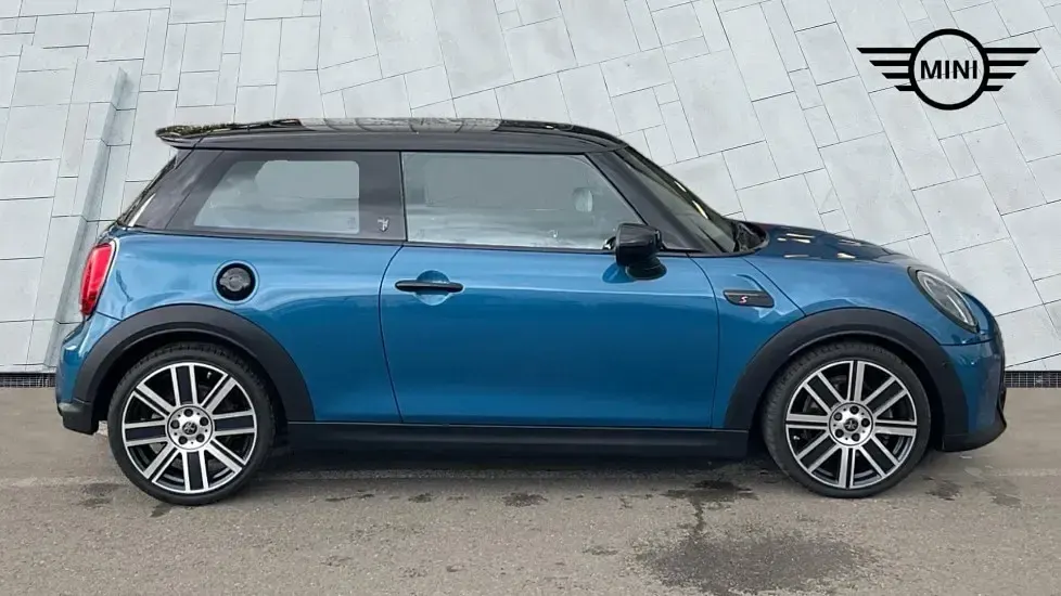 Begagnad Mini Cooper S Exclusive 176 HK (129 kW) 2022 Blå Halvkombi